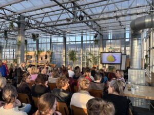 Op Haagse Hoogte professionals in gesprek over de actielijnen in de vijf gebiedsplannen inclusieve kinderopvang voor gemeente Den Haag